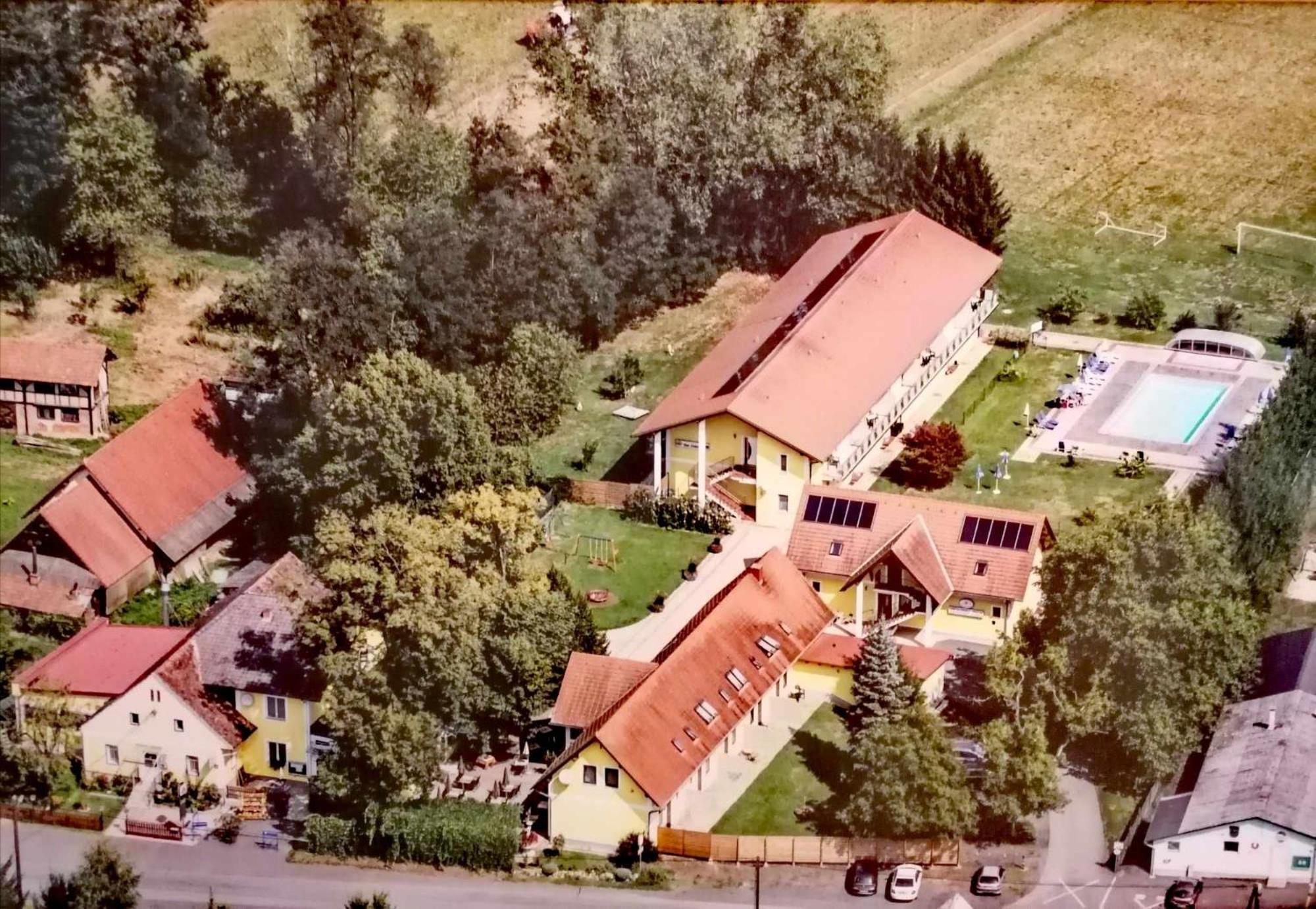 Gasthof Zum Lindenhof باد رادكرسبرغ المظهر الخارجي الصورة